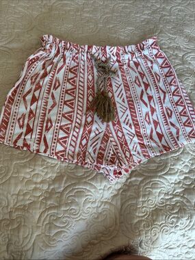 High-Waist Tribal Print Pull-On Shorts‎ with Tassel Tie - White & Rust